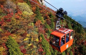 紅葉御在所岳とアクアイグニス
