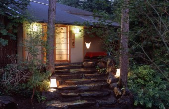 蓼科高原に佇む大人の隠れ宿　藍染と懐石料理の宿「たてしな藍」